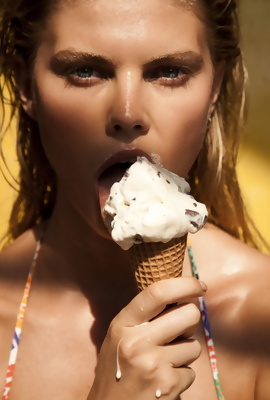 Model Maryna Linchuk