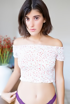 Ana Maria Gorgeous Brunette Is Fully Nude