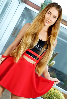 Mary Rock Vivacious Blonde Beauty Displays Her Supple Body