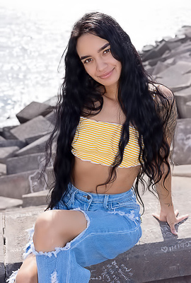 Innocent Walk With Dulce By Watch4Beauty